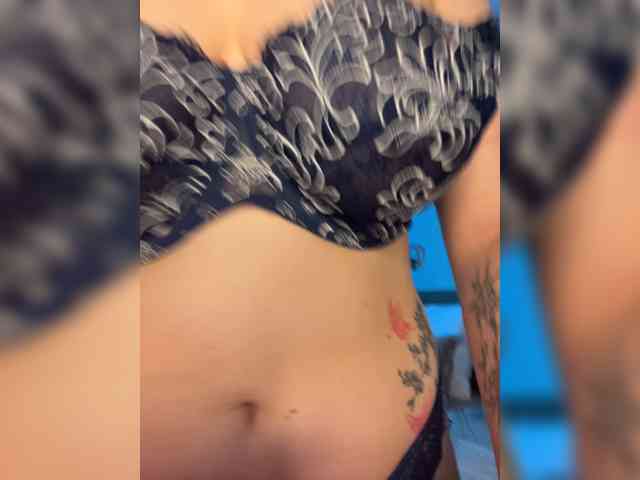 BustyLina webcam