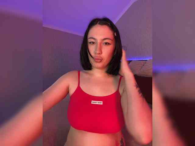 BustyLina webcam