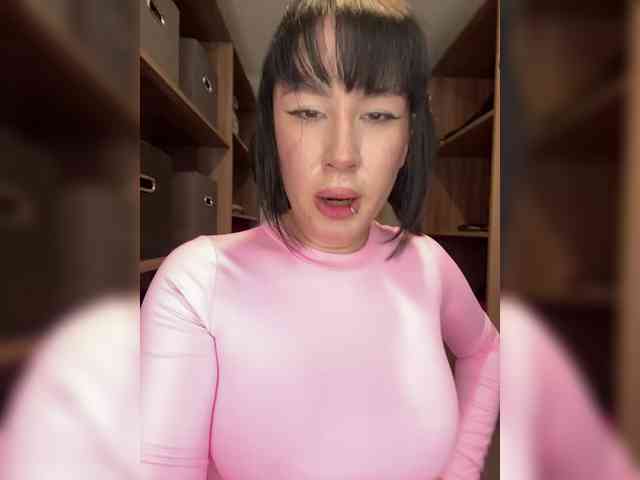live chatting CurvyWoman-