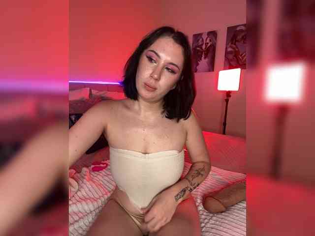BustyLina webcam