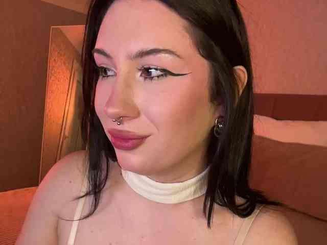 BustyLina webcam