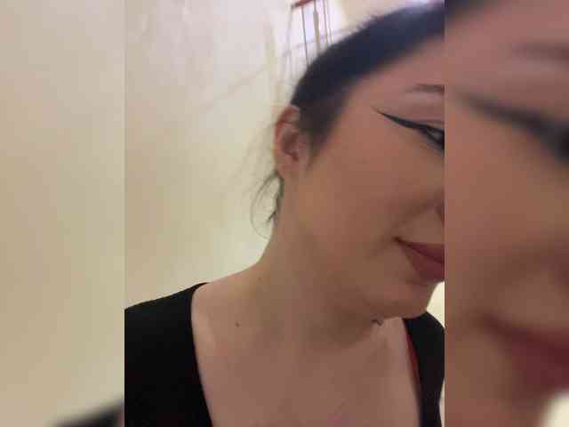 BustyLina webcam