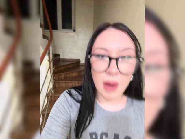 BustyLina webcam