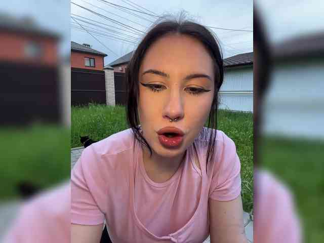 BustyLina webcam