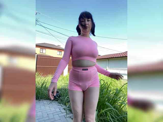 BustyLina webcam