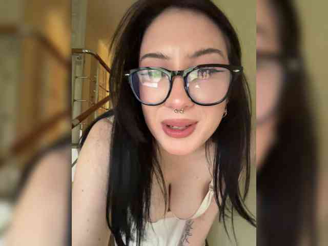 BustyLina webcam