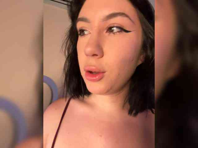 BustyLina webcam