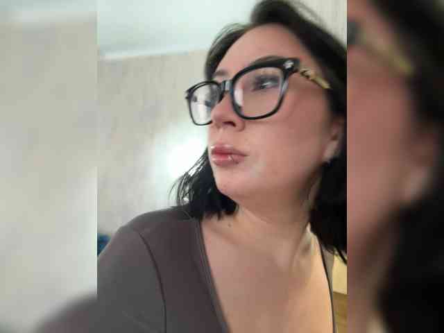 BustyLina webcam