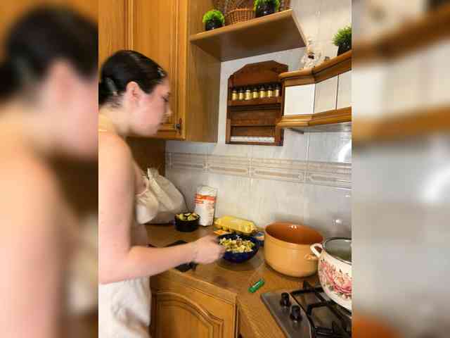 CurvyWoman-
