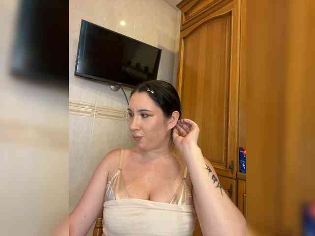 BustyLina webcam