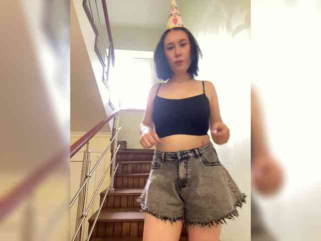 BustyLina webcam