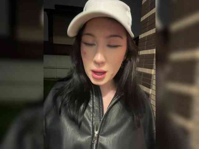 BustyLina webcam