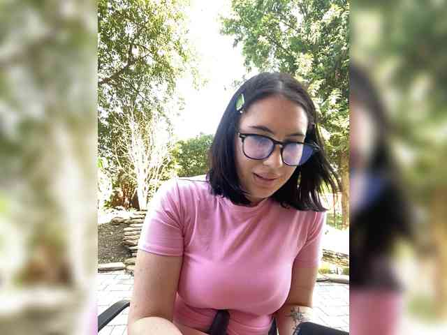 BustyLina webcam