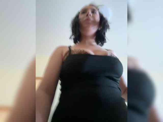 BustyLina webcam