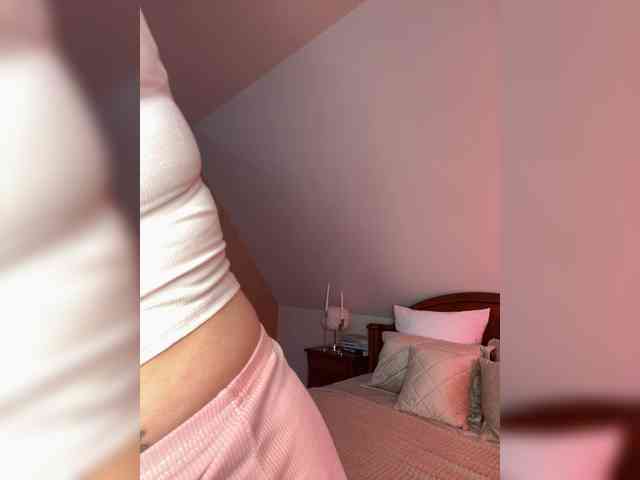 BustyLina webcam