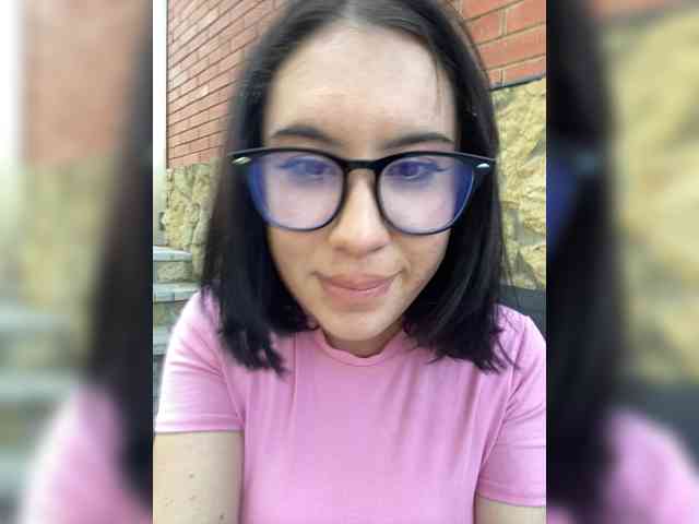 BustyLina webcam