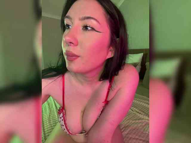 BustyLina webcam