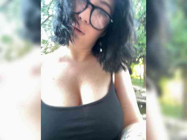 BustyLina webcam