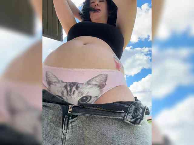 CurvyWoman-