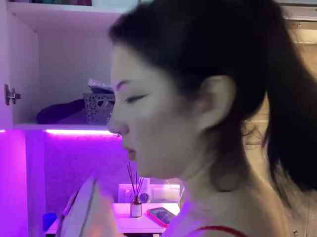 BustyLina webcam