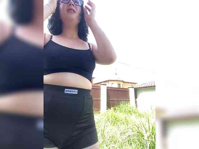 BustyLina webcam