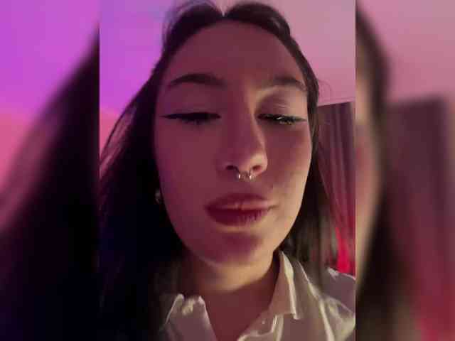 BustyLina webcam