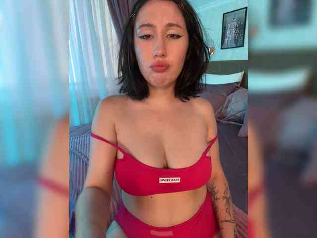BustyLina webcam