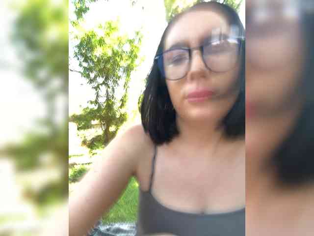 BustyLina webcam