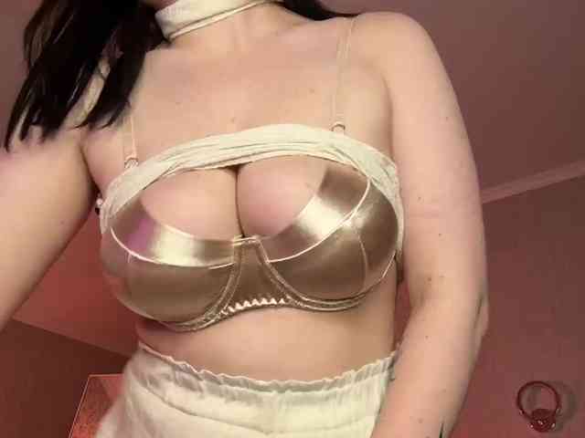 BustyLina webcam