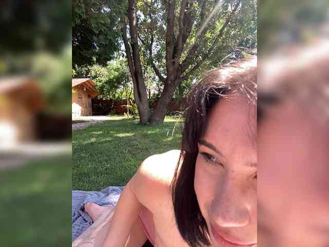 BustyLina webcam
