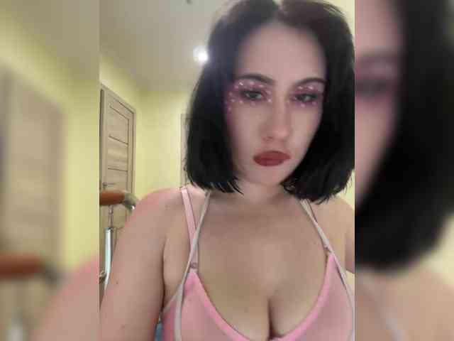 BustyLina webcam