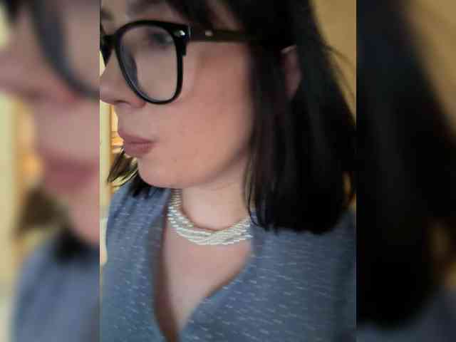 BustyLina webcam