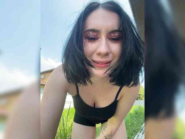 BustyLina webcam