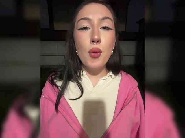BustyLina webcam