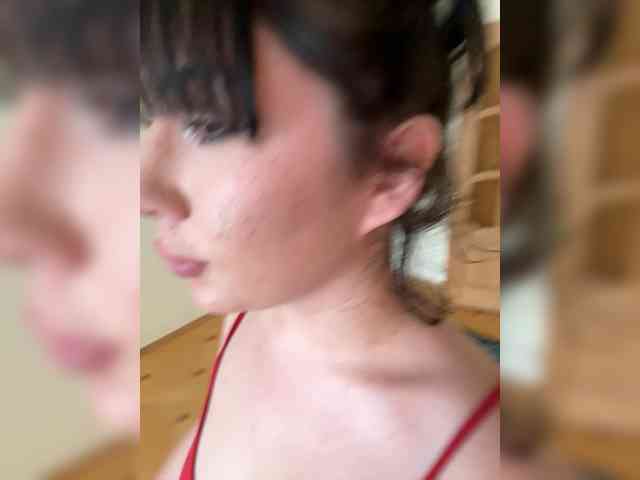 BustyLina webcam