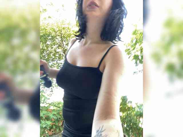 BustyLina webcam