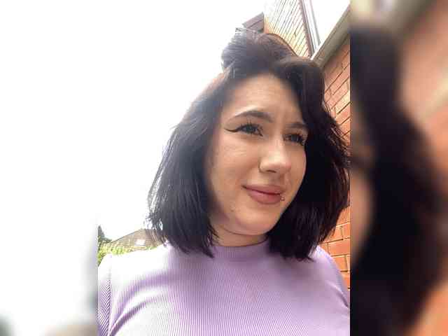 BustyLina webcam