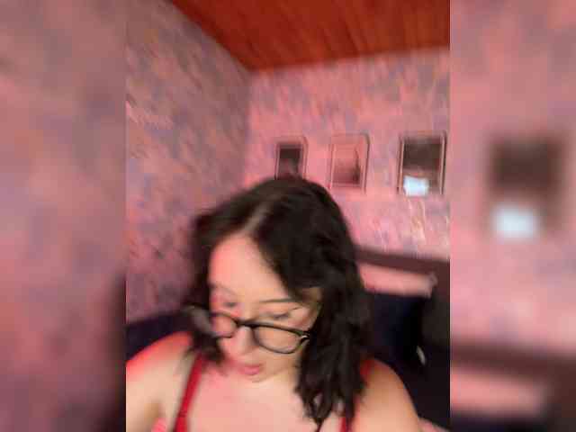 BustyLina webcam