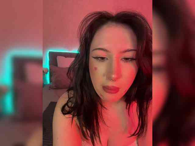 BustyLina webcam