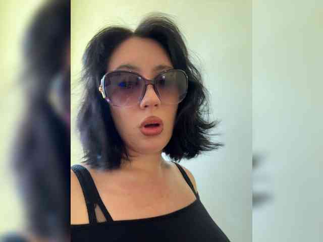 BustyLina webcam