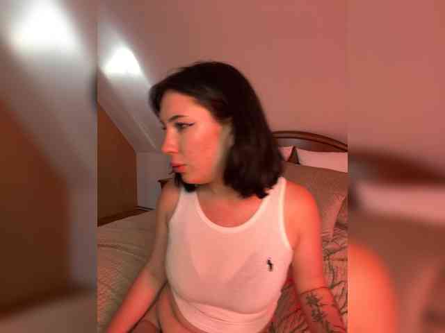 BustyLina webcam