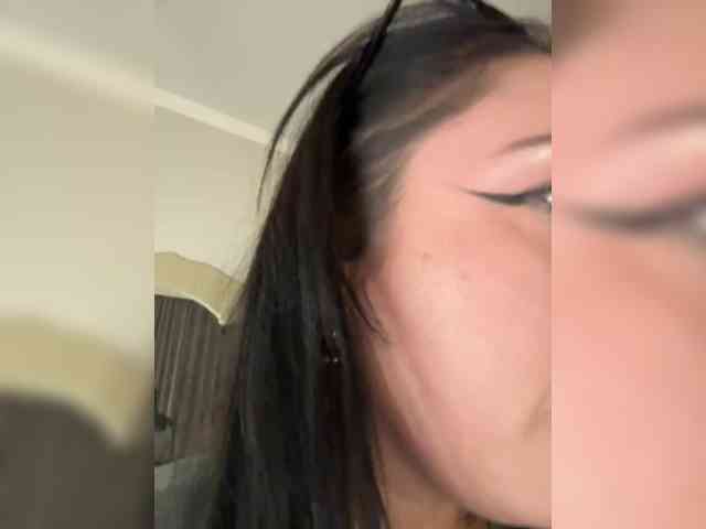 BustyLina webcam