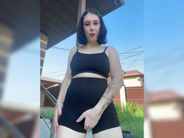 BustyLina