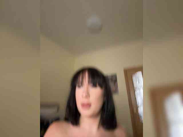 BustyLina webcam