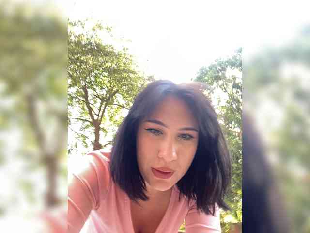 BustyLina webcam