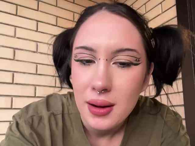 BustyLina webcam