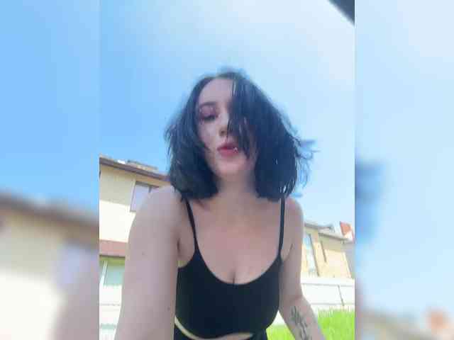 BustyLina webcam