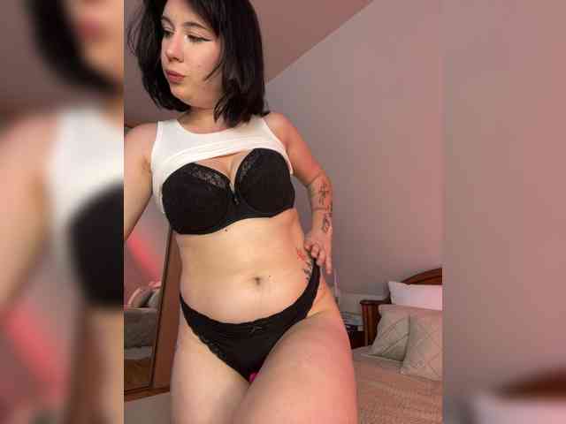BustyLina webcam