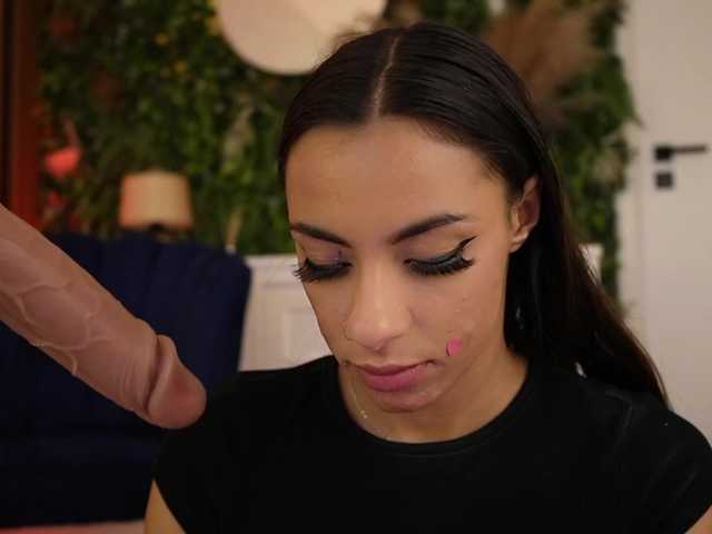 sisi-von-dee live cam on BongaCams