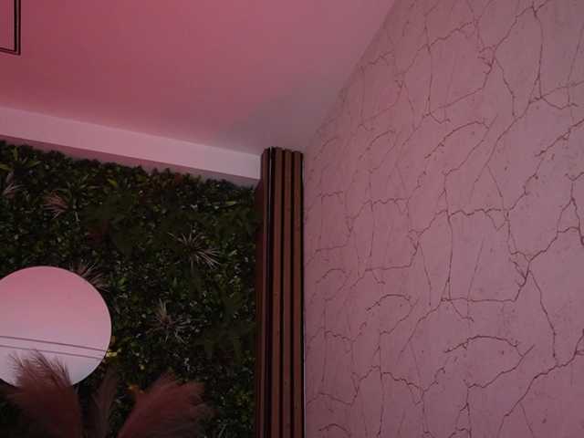 sisi-von-dee live cam